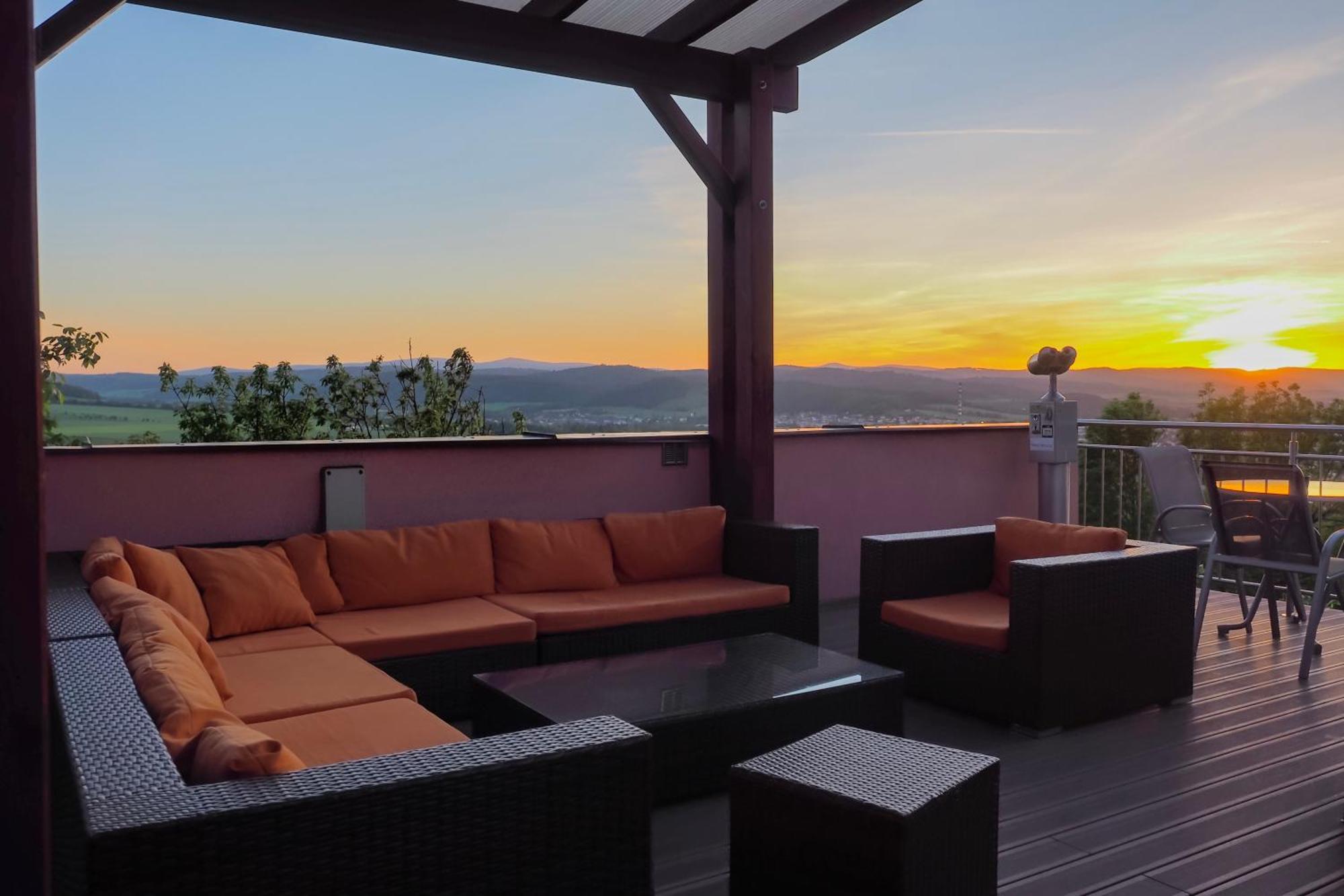 Hotel Cvilin Кърнов Екстериор снимка