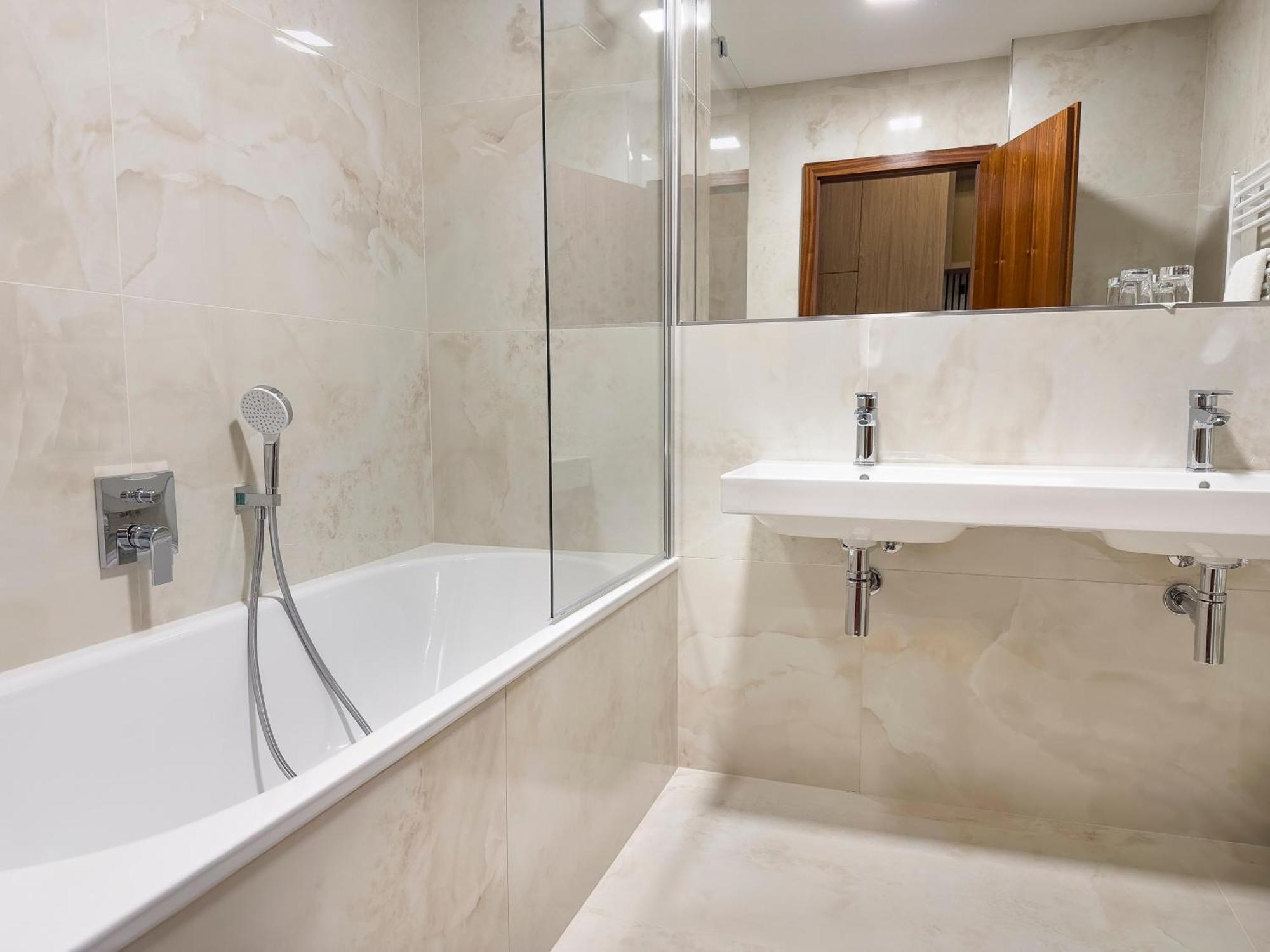 Hotel Cvilin Кърнов Екстериор снимка
