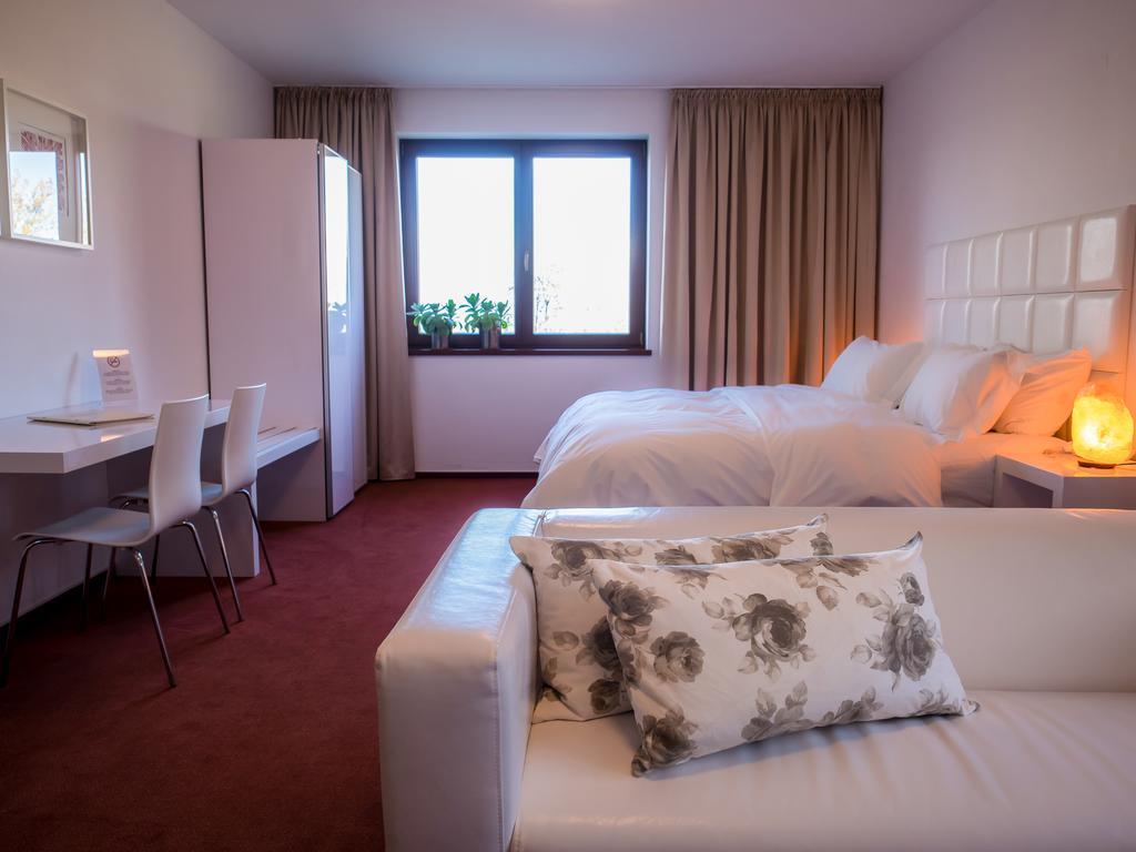 Hotel Cvilin Кърнов Екстериор снимка