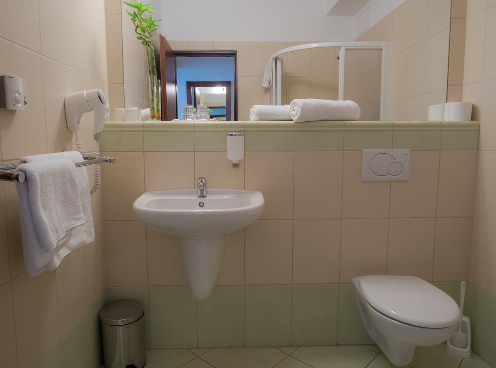 Hotel Cvilin Кърнов Екстериор снимка
