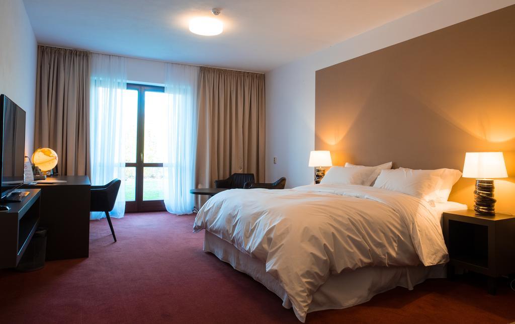 Hotel Cvilin Кърнов Екстериор снимка