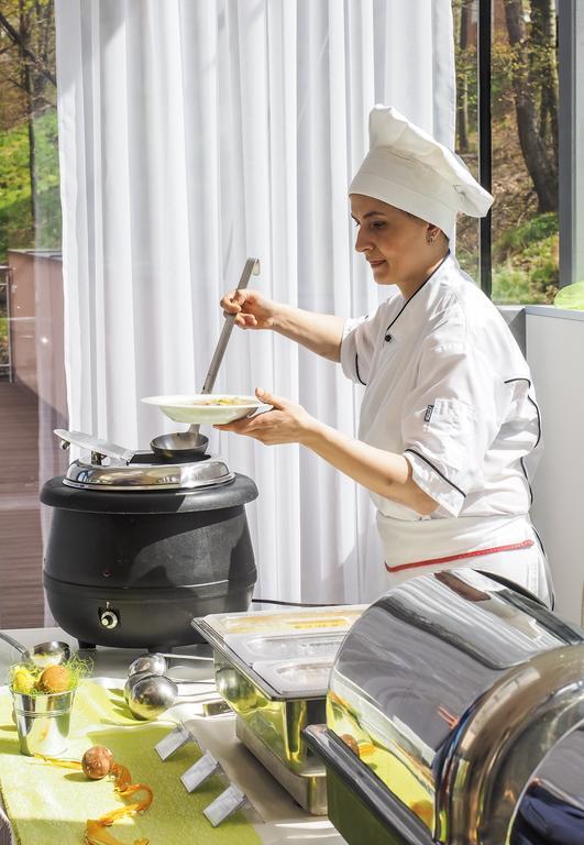 Hotel Cvilin Кърнов Екстериор снимка