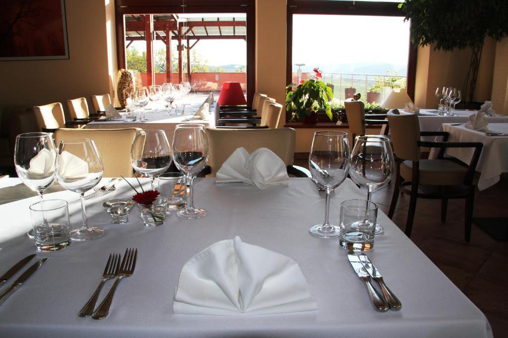 Hotel Cvilin Кърнов Екстериор снимка