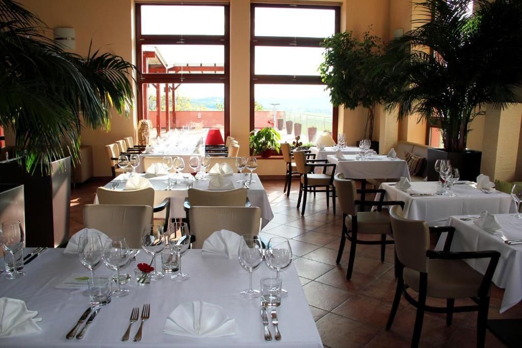 Hotel Cvilin Кърнов Екстериор снимка